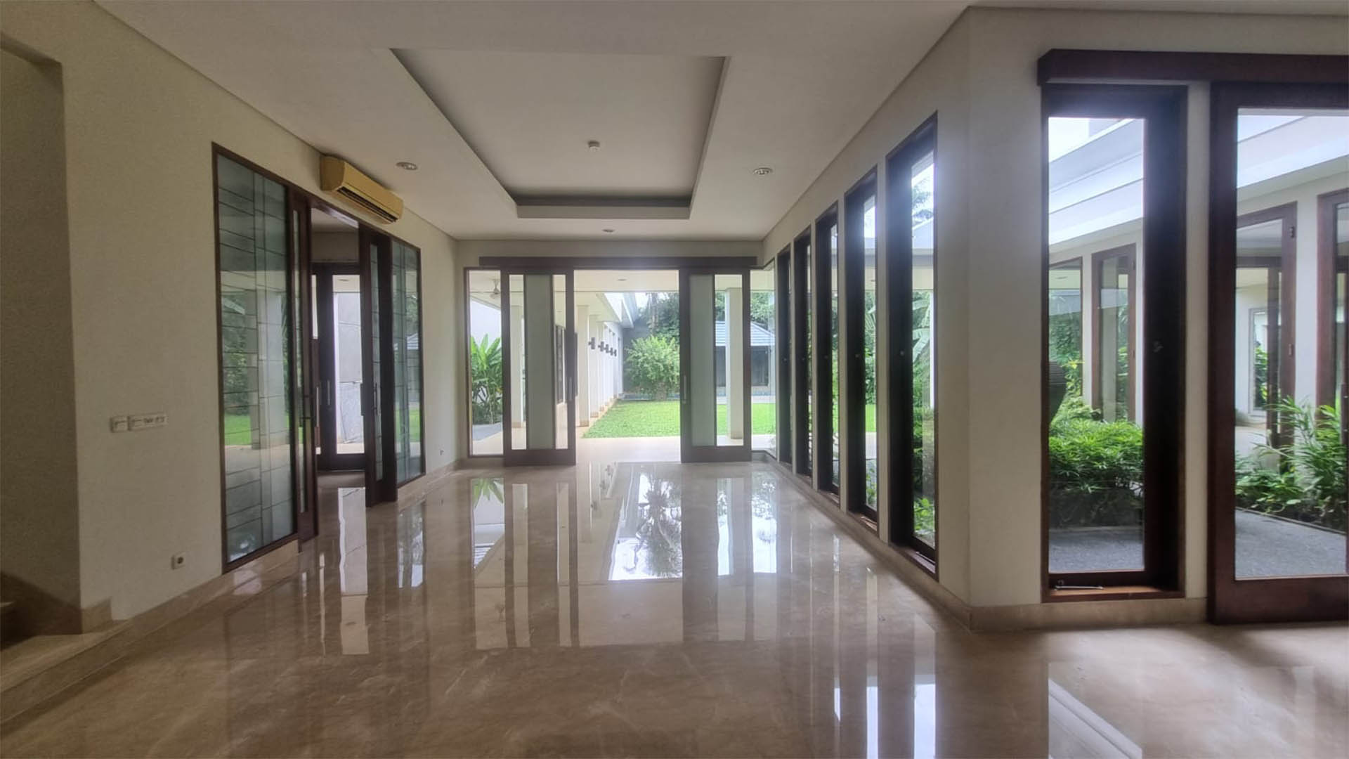 Grand 5BR Family Residence at Cipete