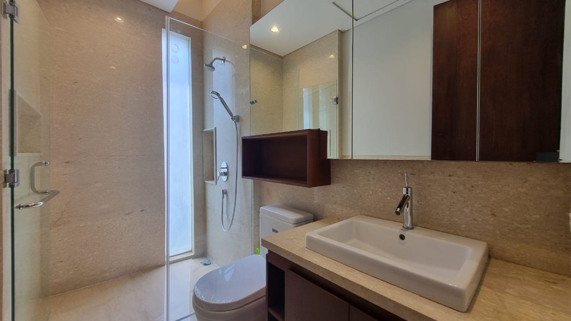 Well-Balanced 3BR House at Cilandak
