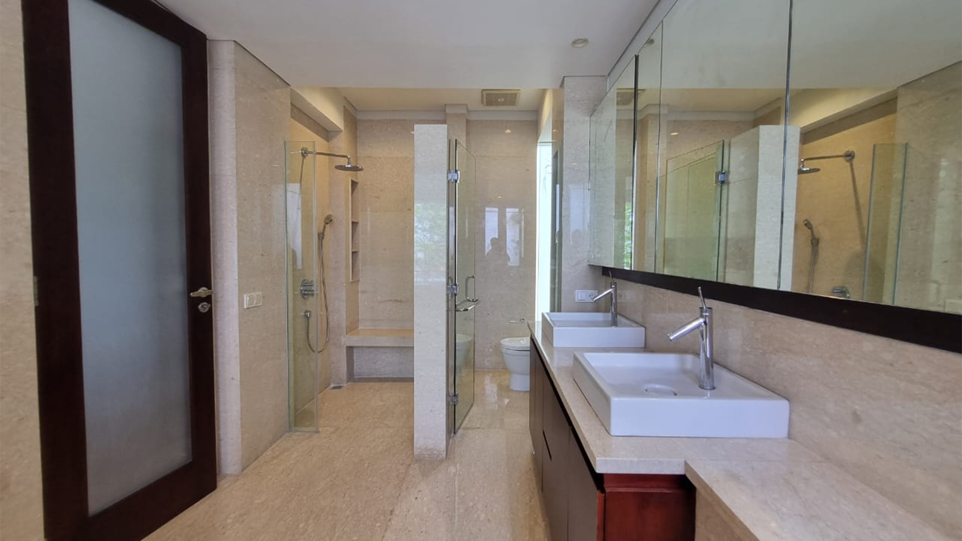 Well-Balanced 3BR House at Cilandak