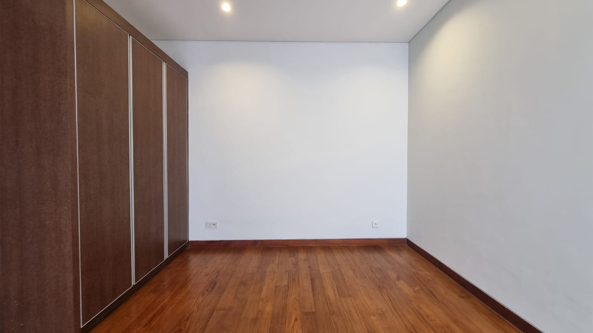 Well-Balanced 3BR House at Cilandak