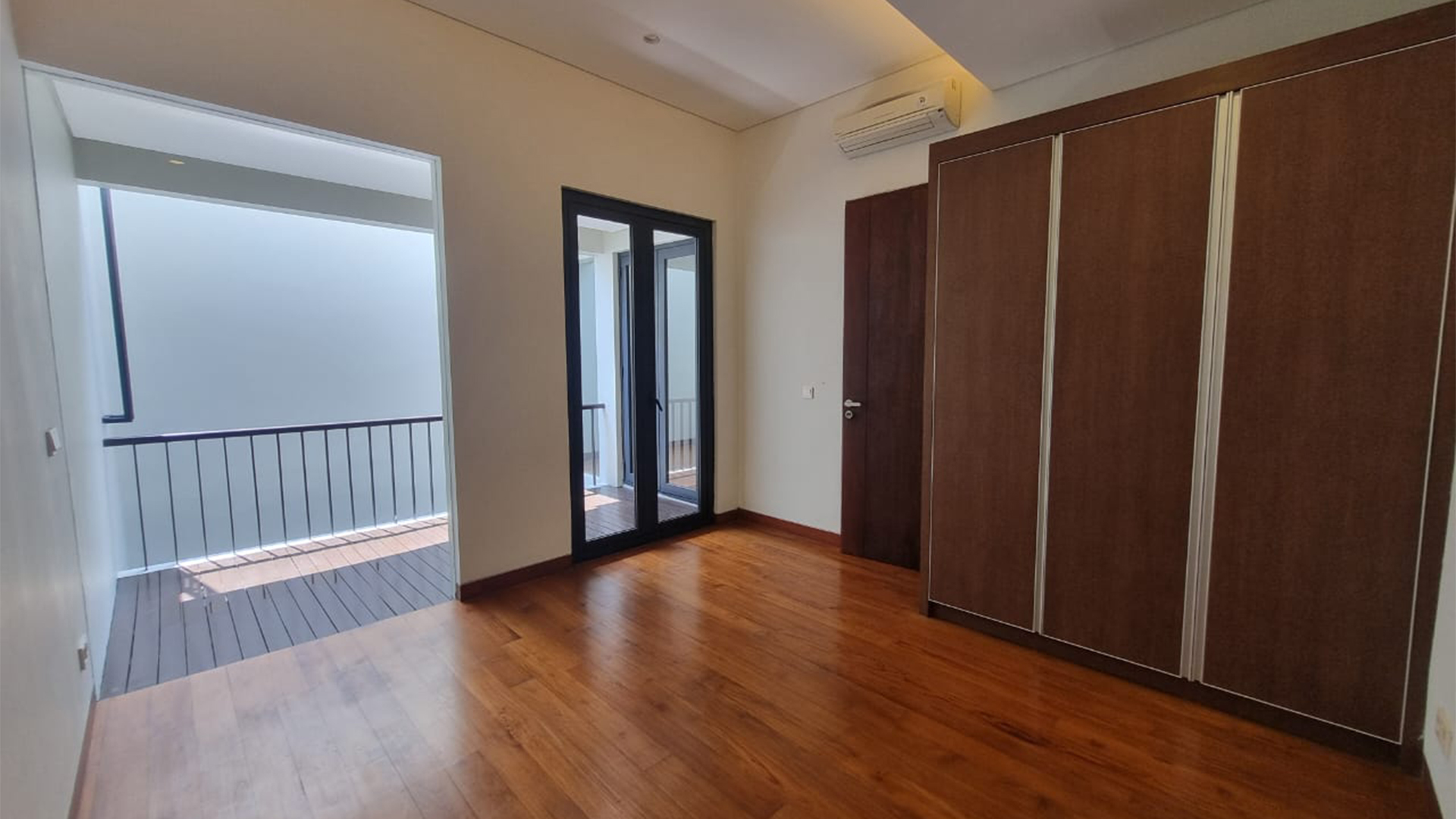 Well-Balanced 3BR House at Cilandak