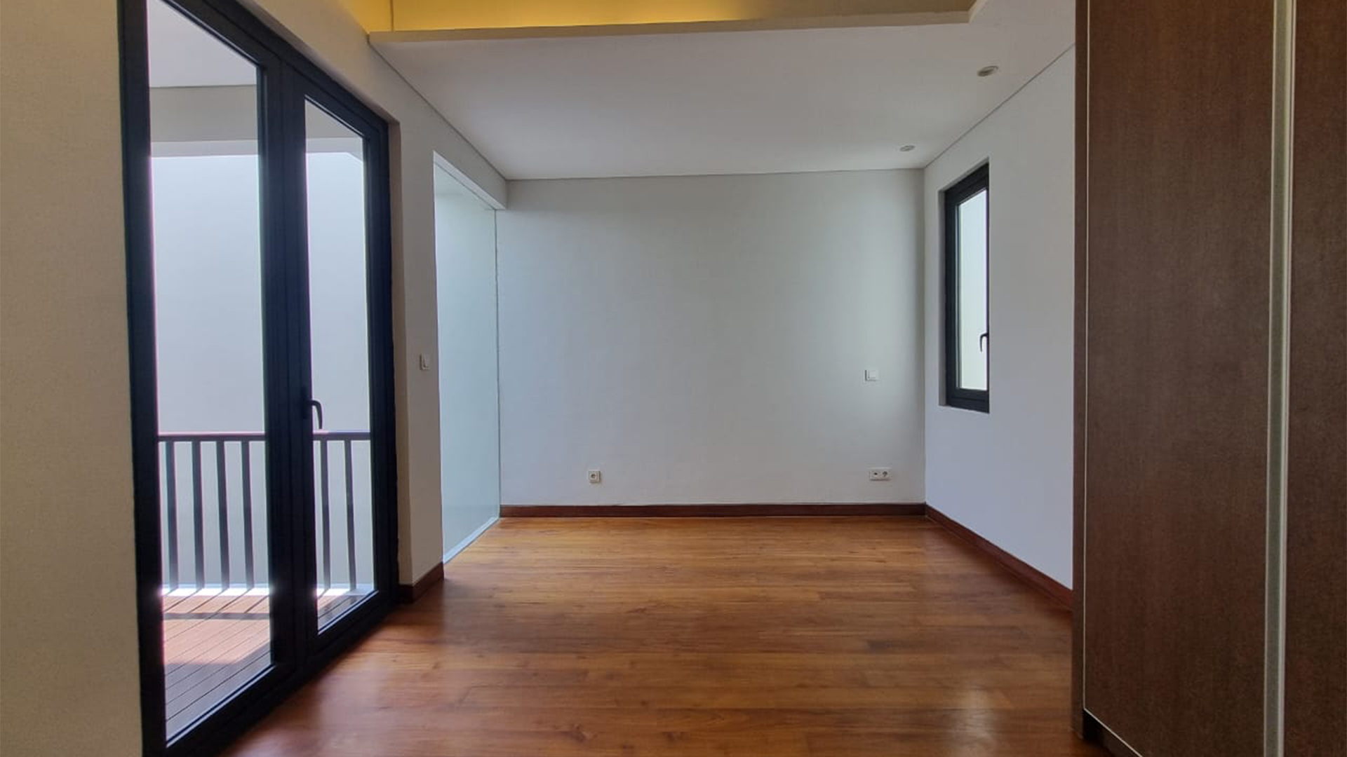 Well-Balanced 3BR House at Cilandak