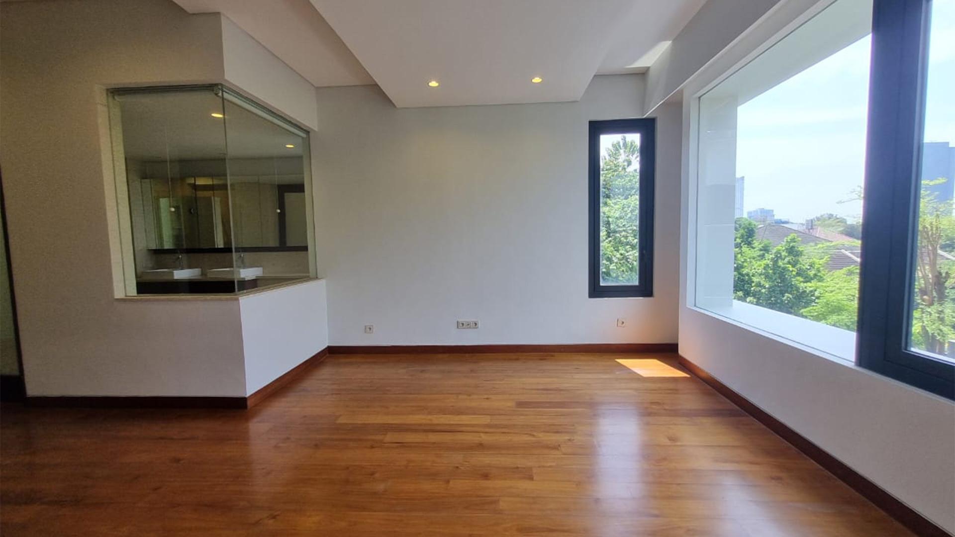 Well-Balanced 3BR House at Cilandak