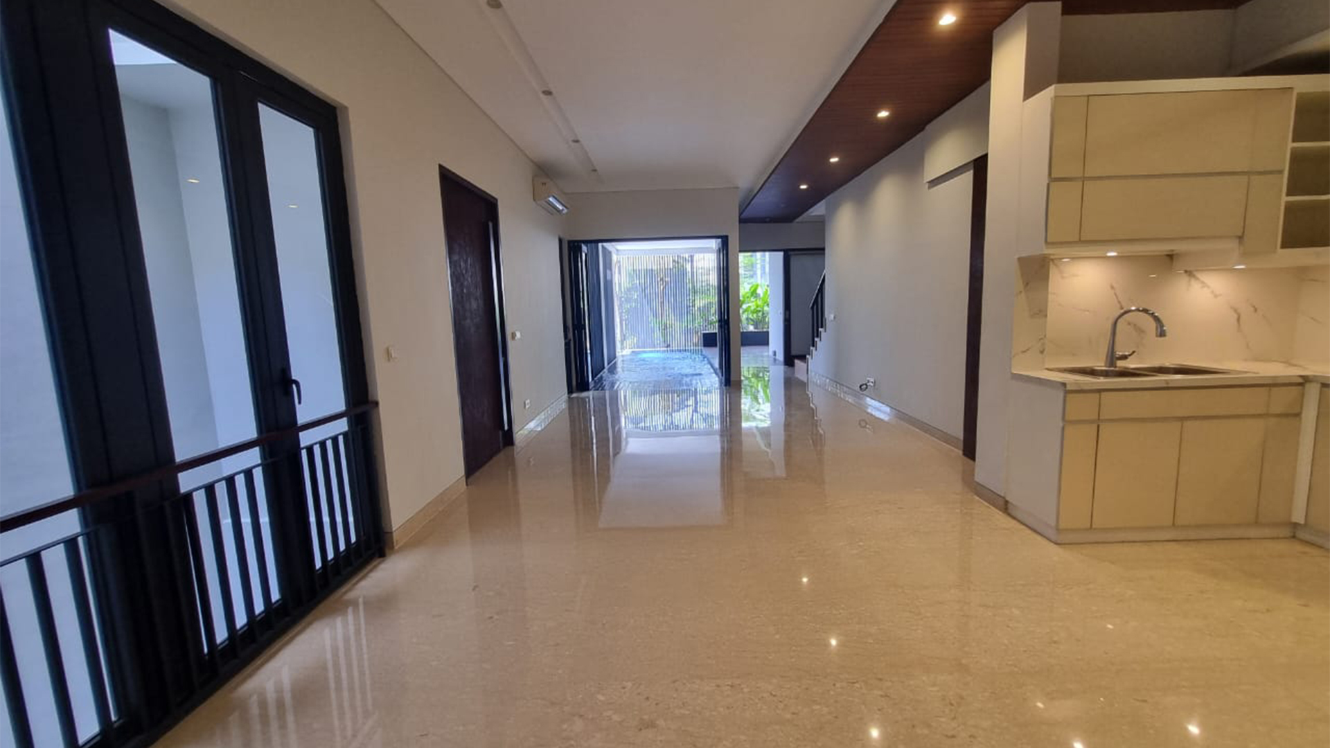 Well-Balanced 3BR House at Cilandak