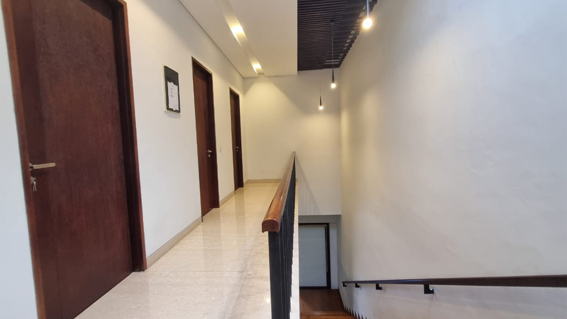 Well-Balanced 3BR House at Cilandak