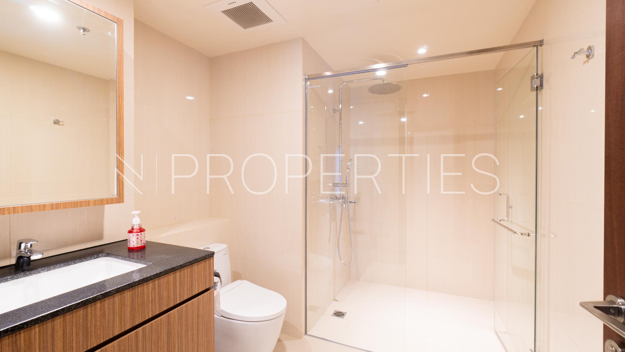Refined 3BR Luxuy Residence at BRANZ