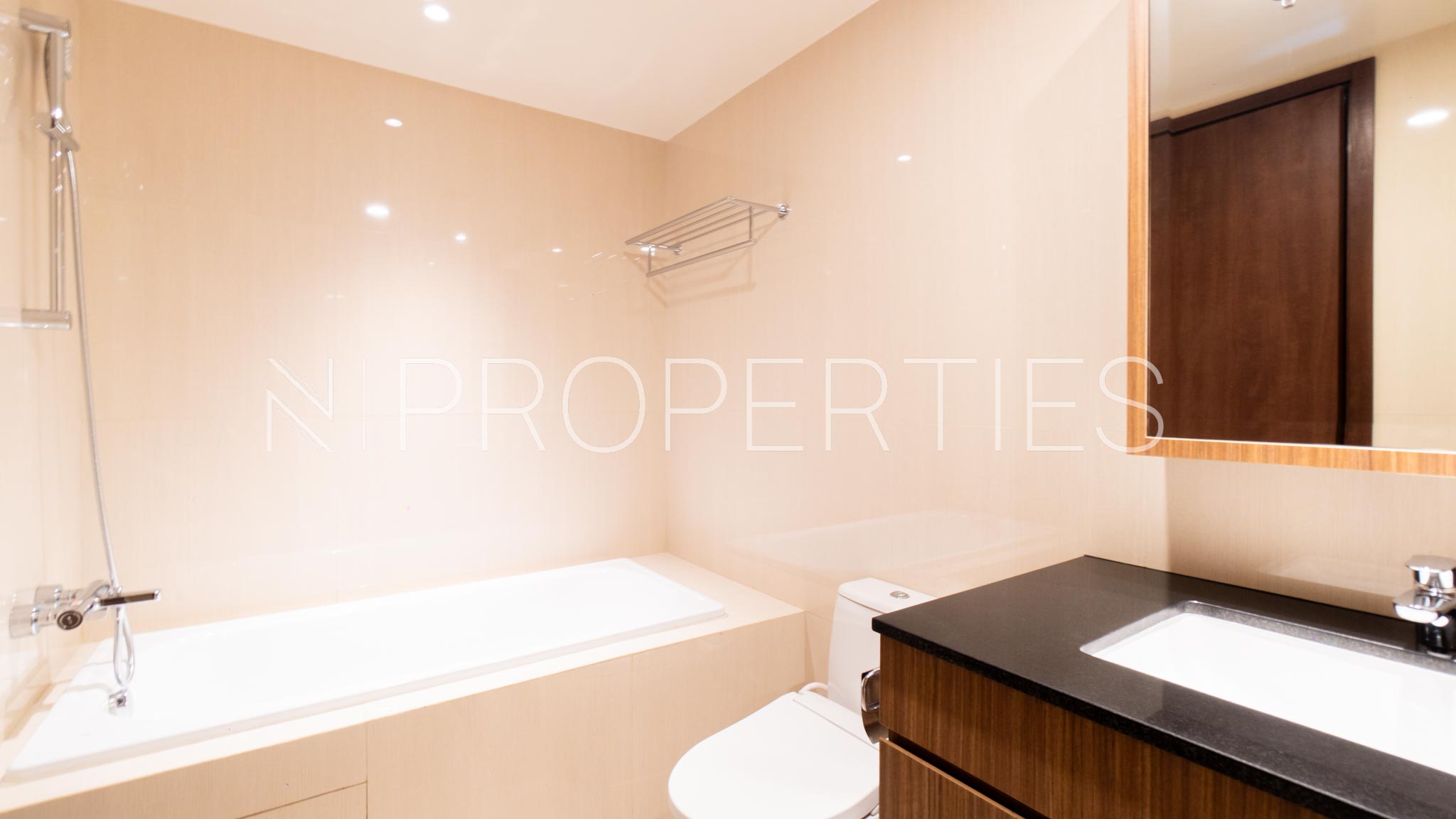 Refined 3BR Luxuy Residence at BRANZ
