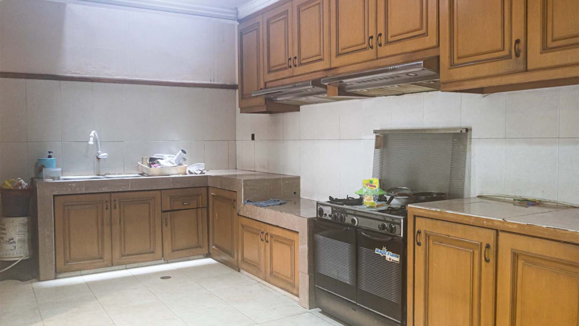 CEMPAKA PUTIH-5BR-WET KITCHEN Large-Scale 5BR House at Cempaka Putih