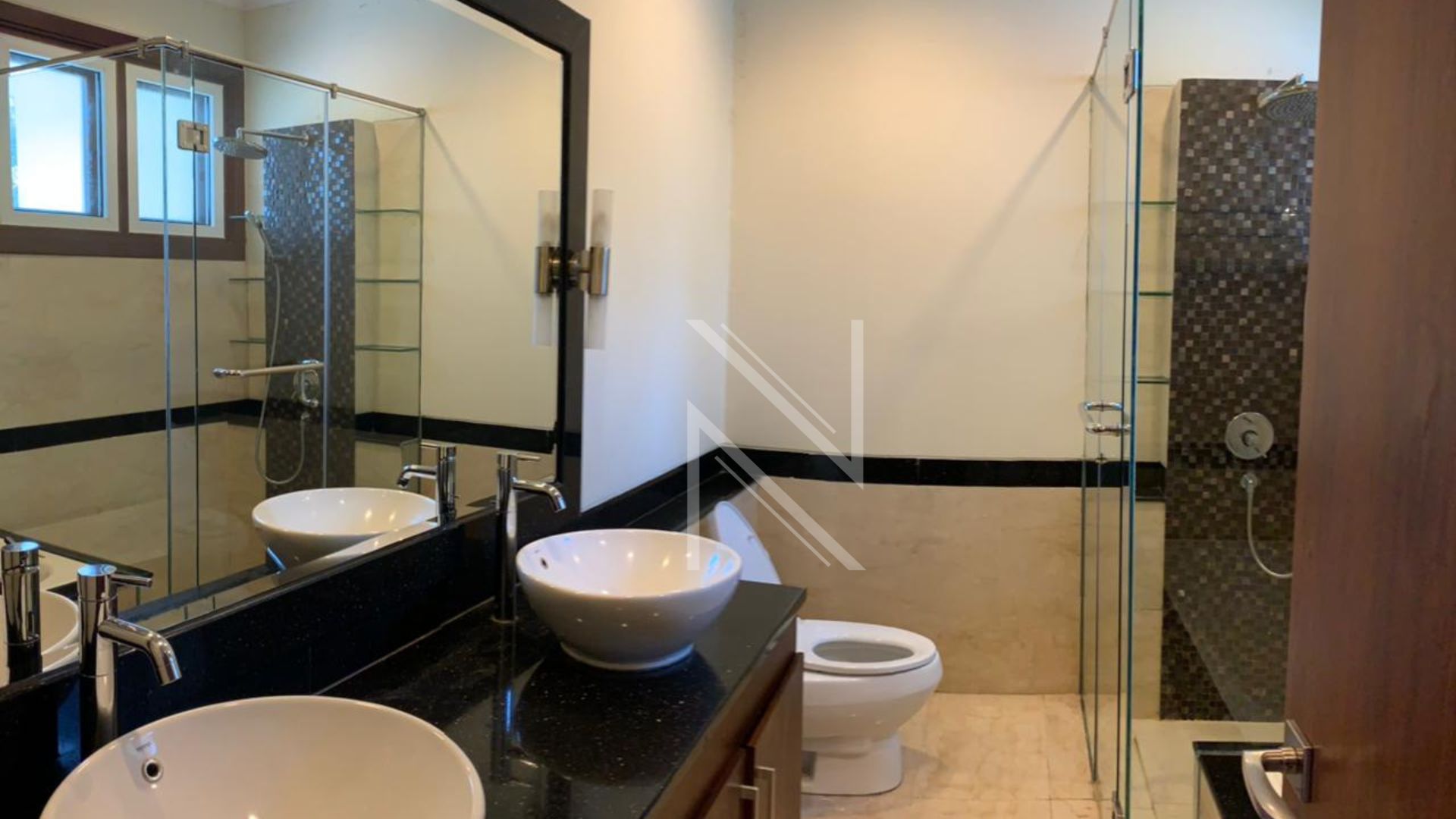 Comfortable 5BR at Astoria Residence