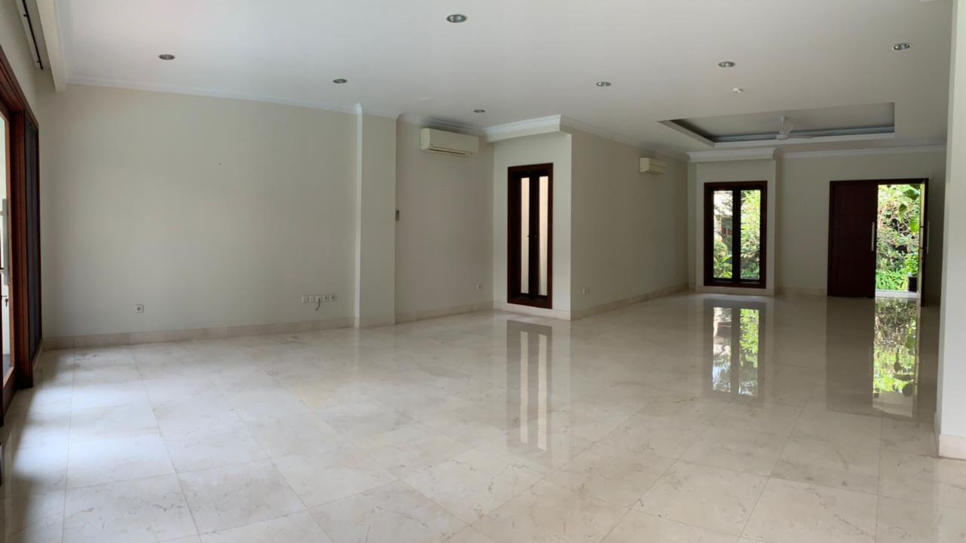 Comfortable 5BR at Astoria Residence