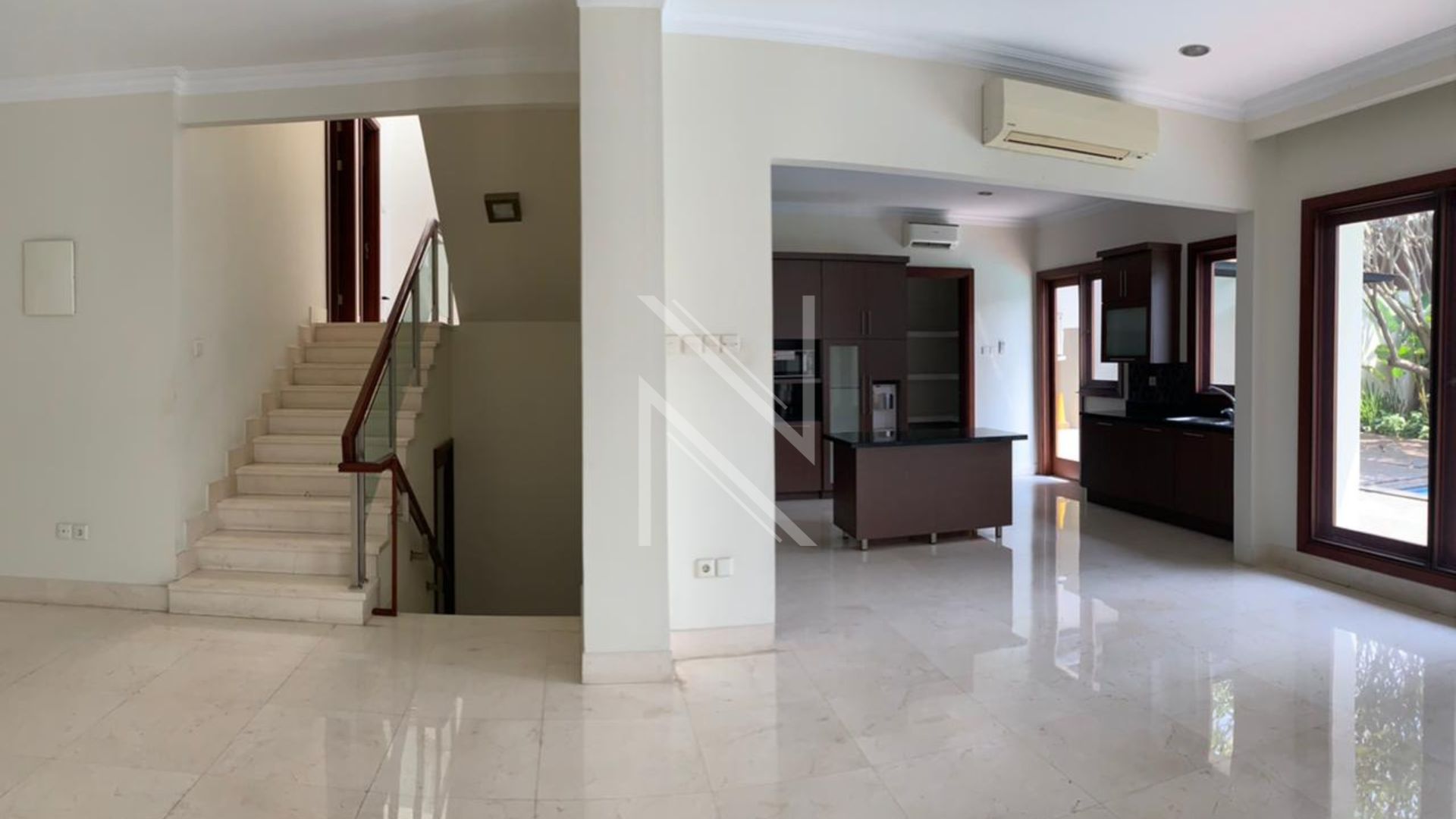 Comfortable 5BR at Astoria Residence
