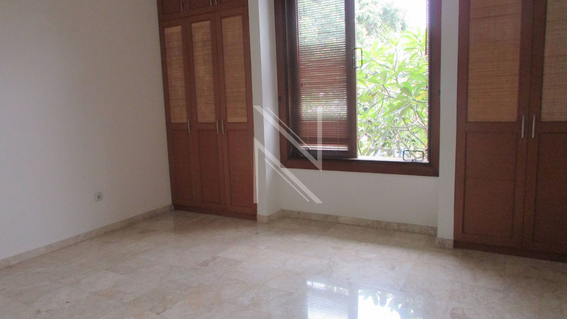 CILANDAK (Benda Dalam 69 – Jimmers) – NO CLD176 – BED-ROOM 1 (2) Generous 5BR Home for Family Residence