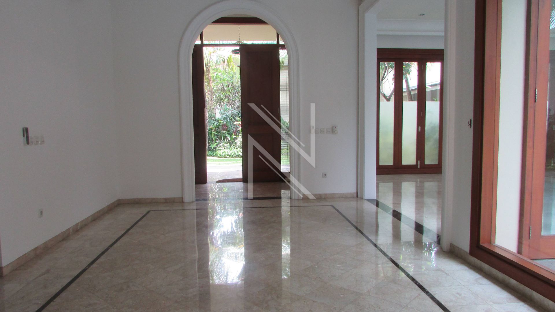 CILANDAK (Benda Dalam 69 – Jimmers) – NO CLD176 – ENTRANCE Generous 5BR Home for Family Residence
