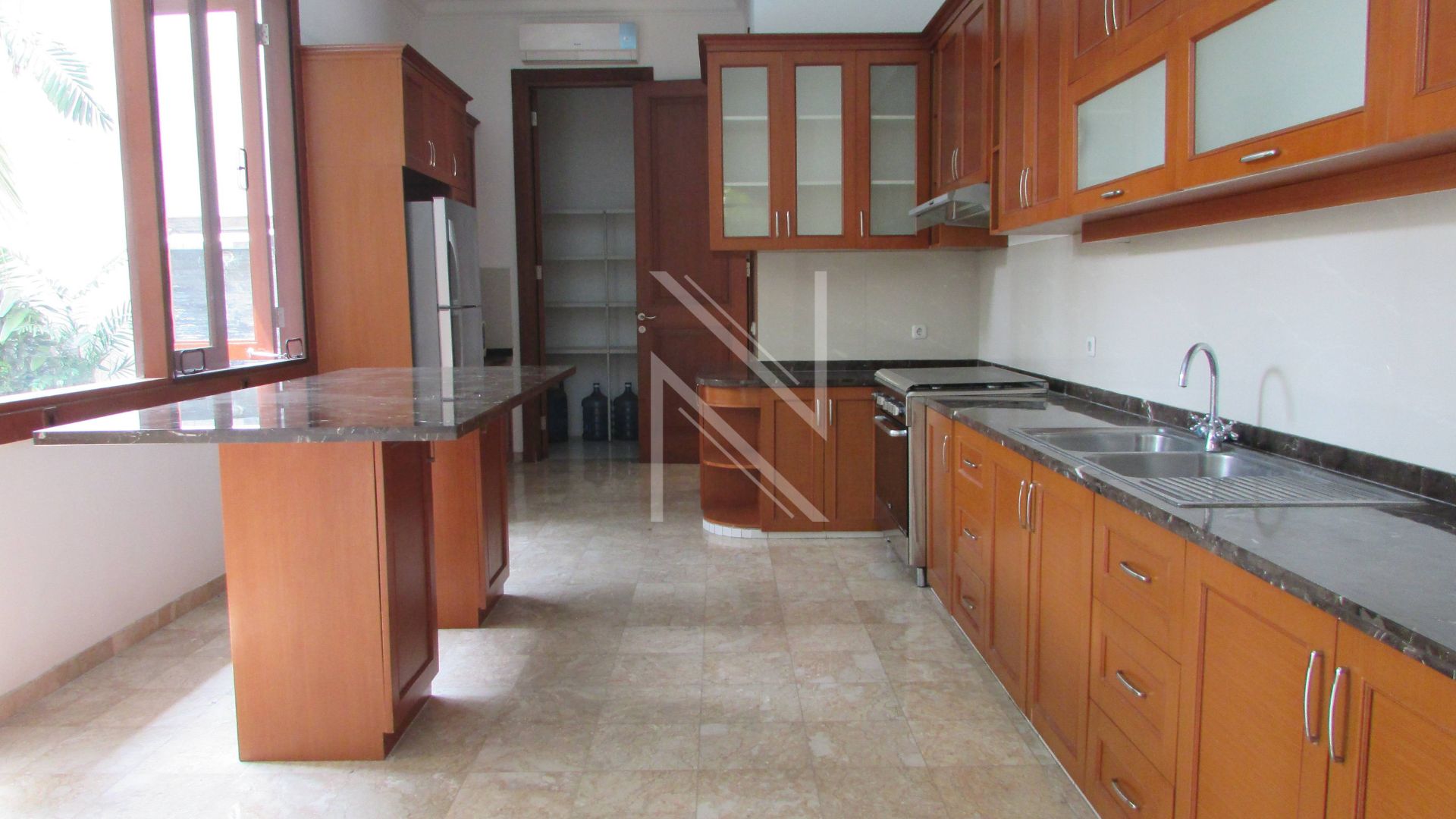 CILANDAK (Benda Dalam 69 – Jimmers) – NO CLD176 – KITCHEN (2) Generous 5BR Home for Family Residence