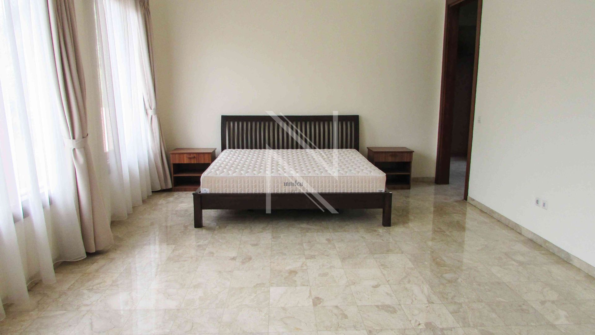 CILANDAK (Benda Dalam 69 – Jimmers) – NO CLD228 – BED-ROOM Well-Planned Cilandak 4BR Home for Living
