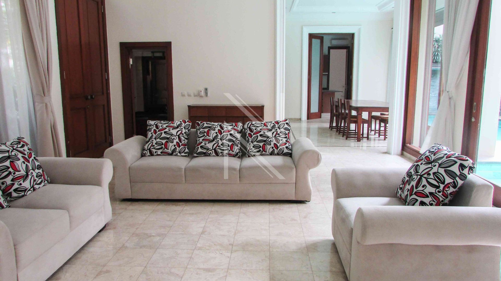 CILANDAK (Benda Dalam 69 – Jimmers) – NO CLD228 – LIVING – ROOM Well-Planned Cilandak 4BR Home for Living