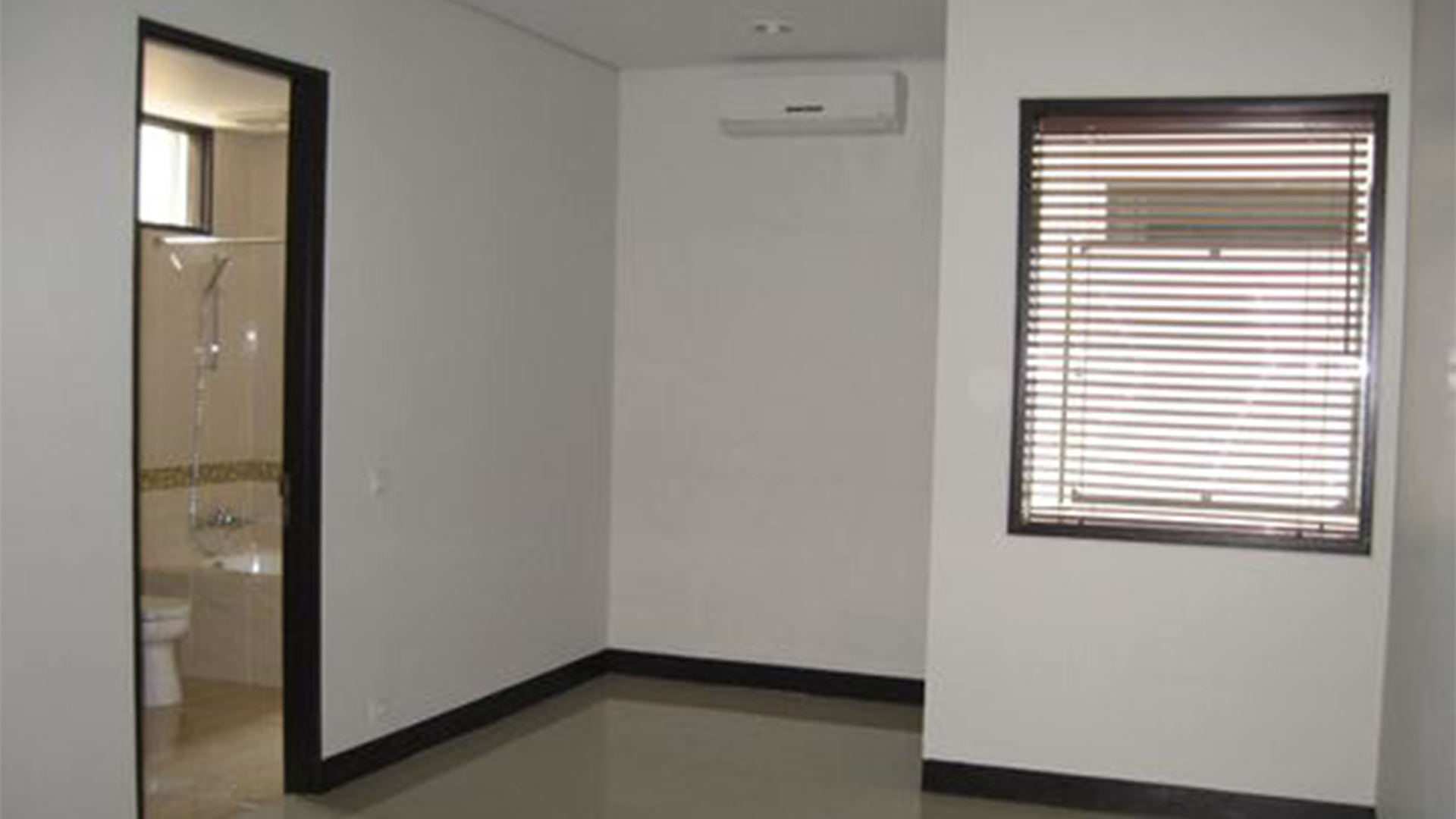 Well-Proportioned 4BR at Cilandak House
