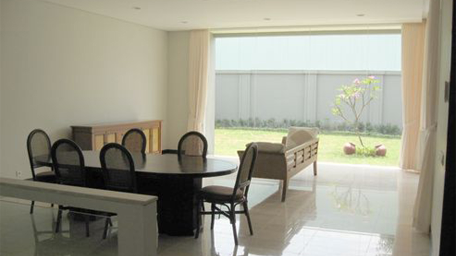Well-Proportioned 4BR at Cilandak House