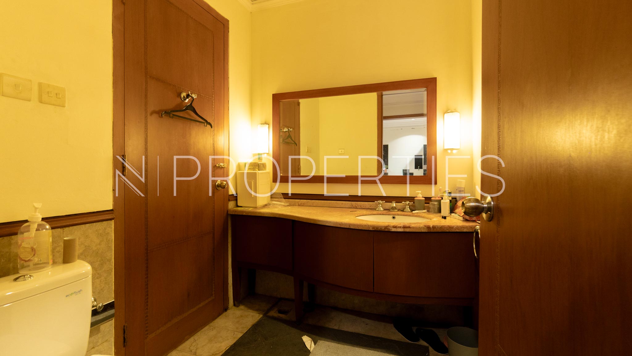 Fully Furnished 4BR Residence – Kebayoran Baru