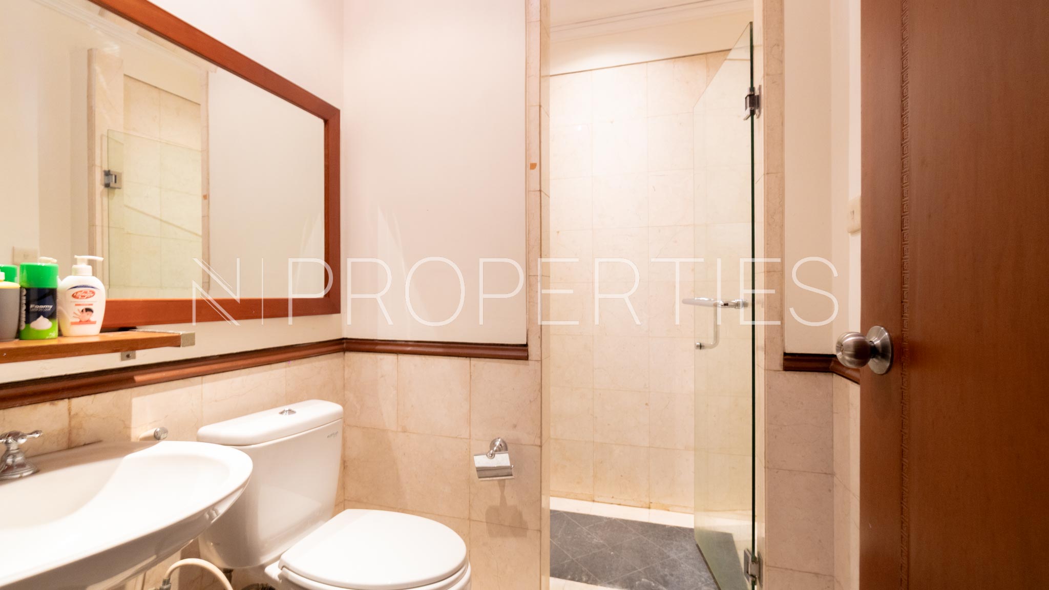 Fully Furnished 4BR Residence – Kebayoran Baru