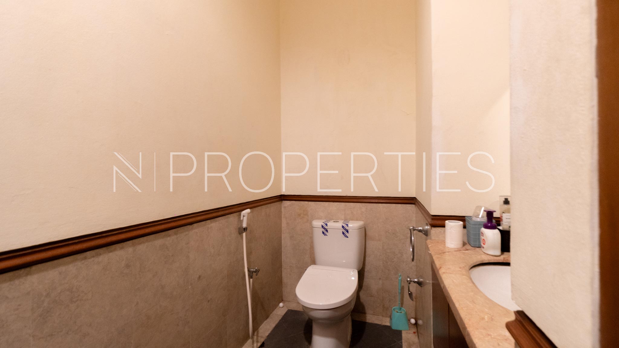 Fully Furnished 4BR Residence – Kebayoran Baru