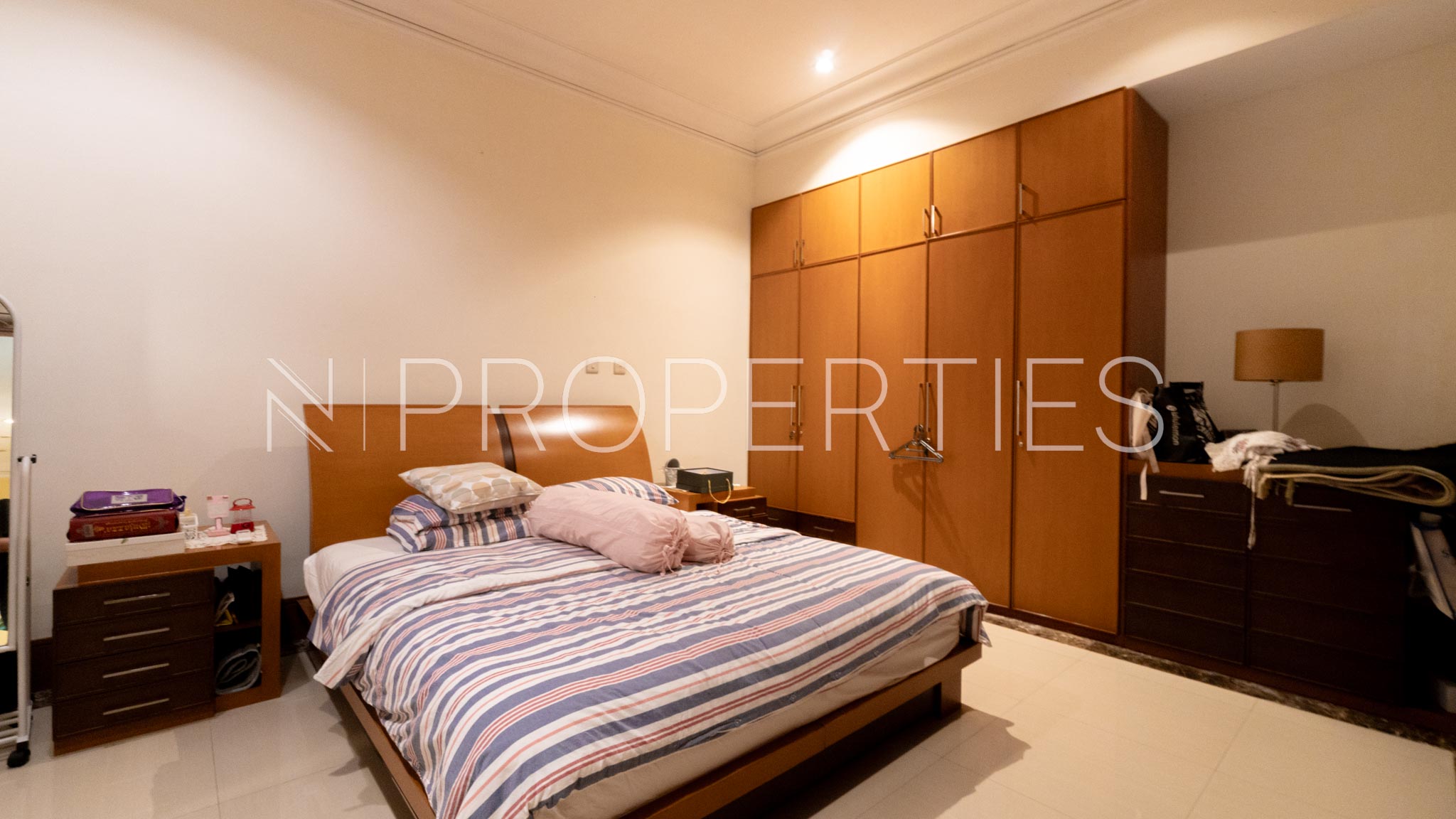 Fully Furnished 4BR Residence – Kebayoran Baru