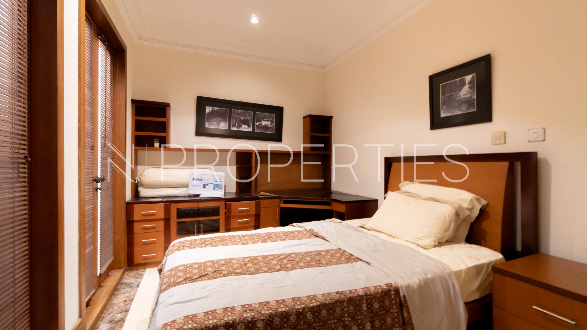 Fully Furnished 4BR Residence – Kebayoran Baru