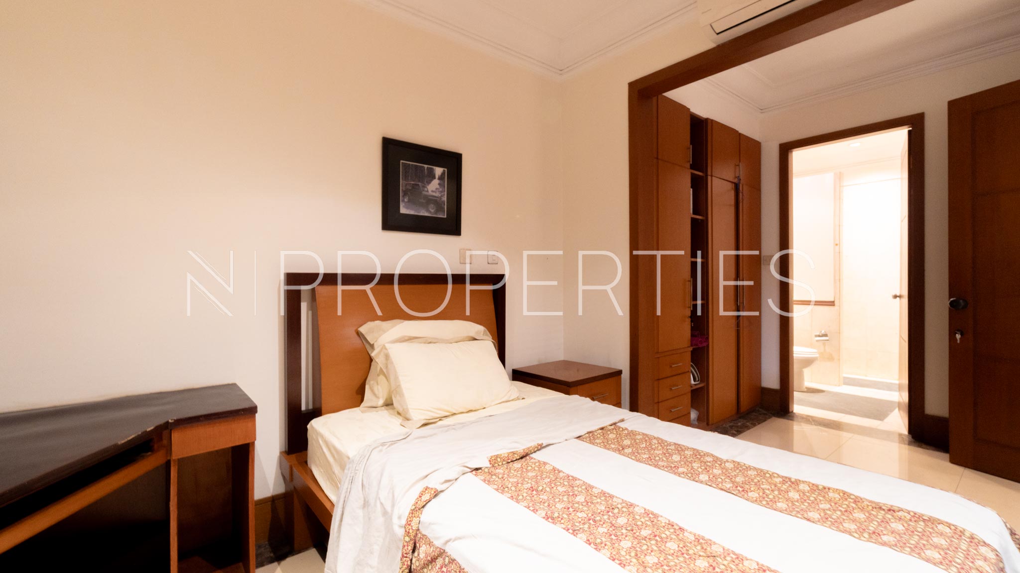 Fully Furnished 4BR Residence – Kebayoran Baru