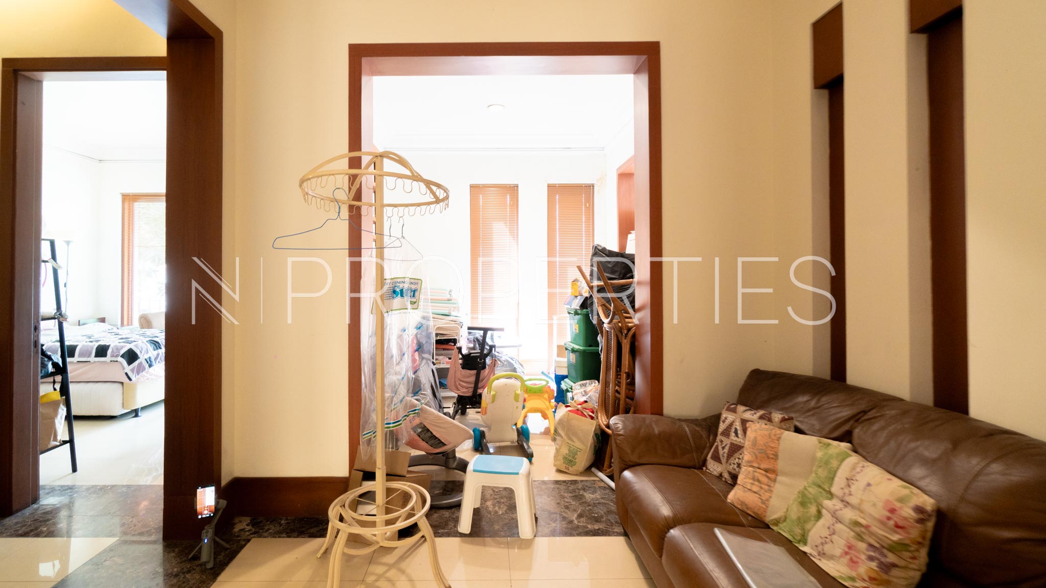 Fully Furnished 4BR Residence – Kebayoran Baru
