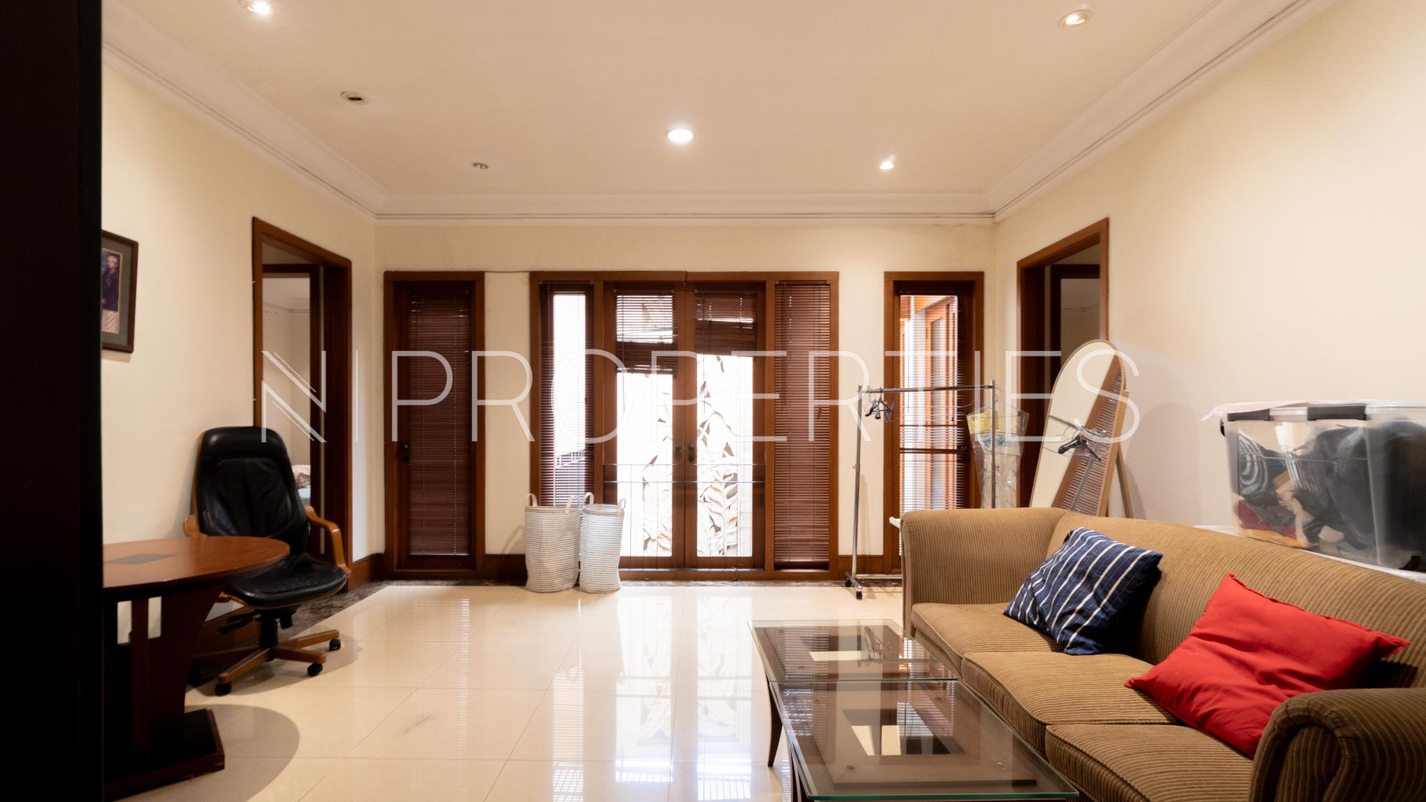 Fully Furnished 4BR Residence – Kebayoran Baru