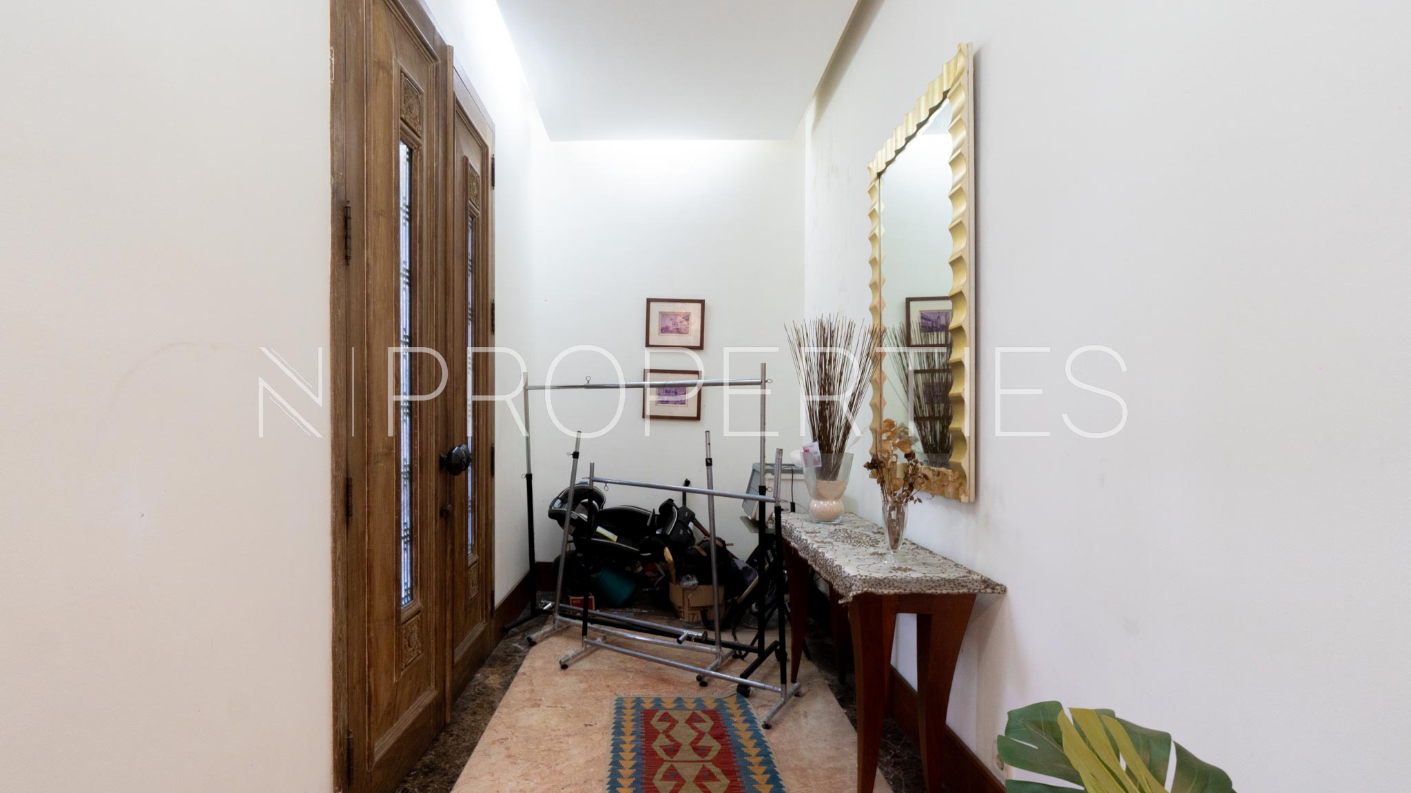 Fully Furnished 4BR Residence – Kebayoran Baru