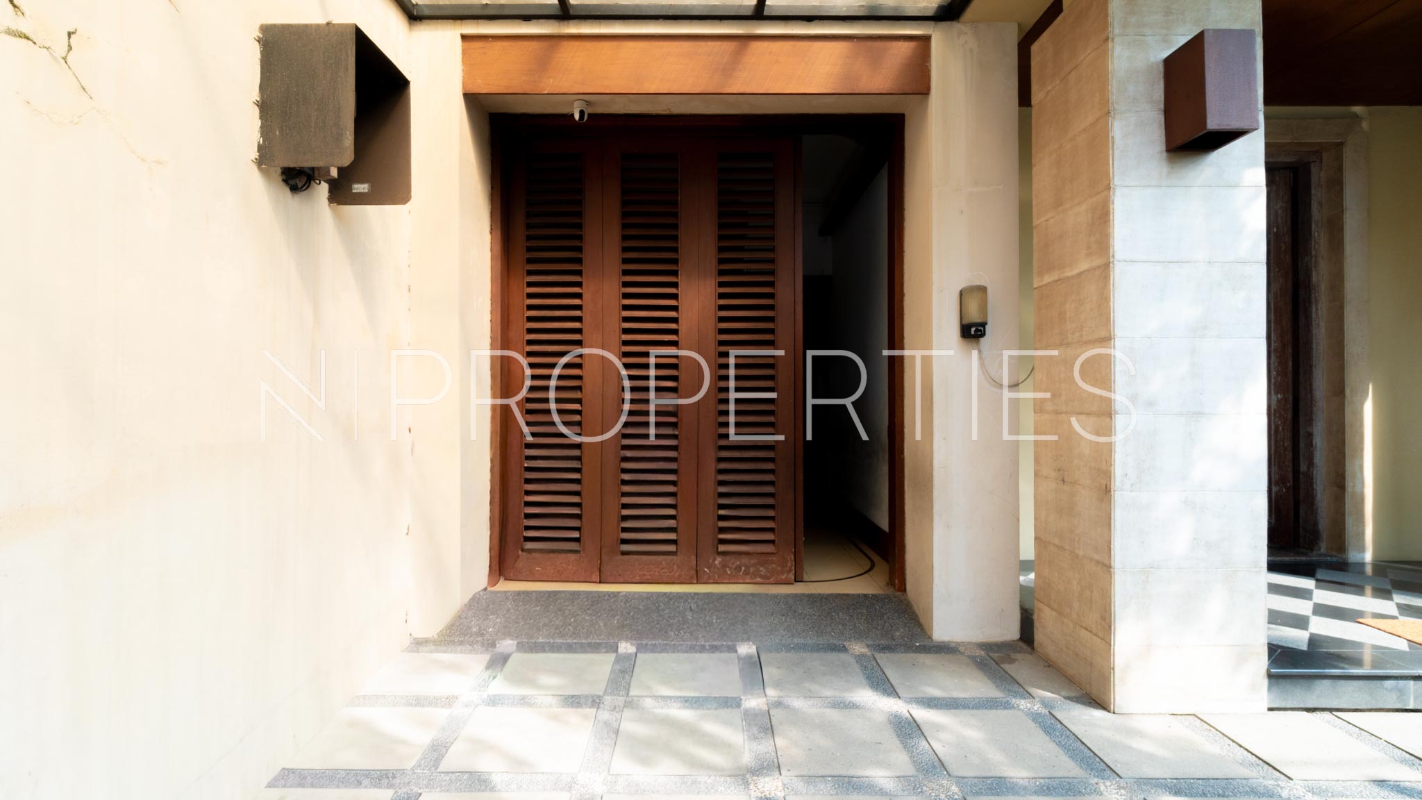 Fully Furnished 4BR Residence – Kebayoran Baru