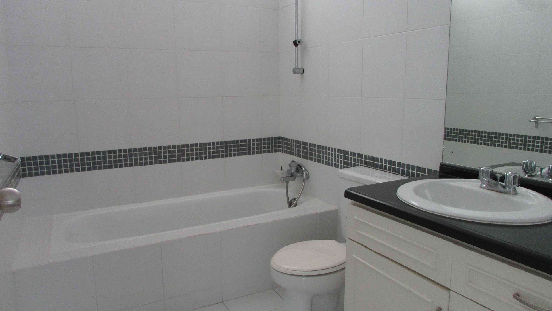 Stylish 4BR at Cipete House