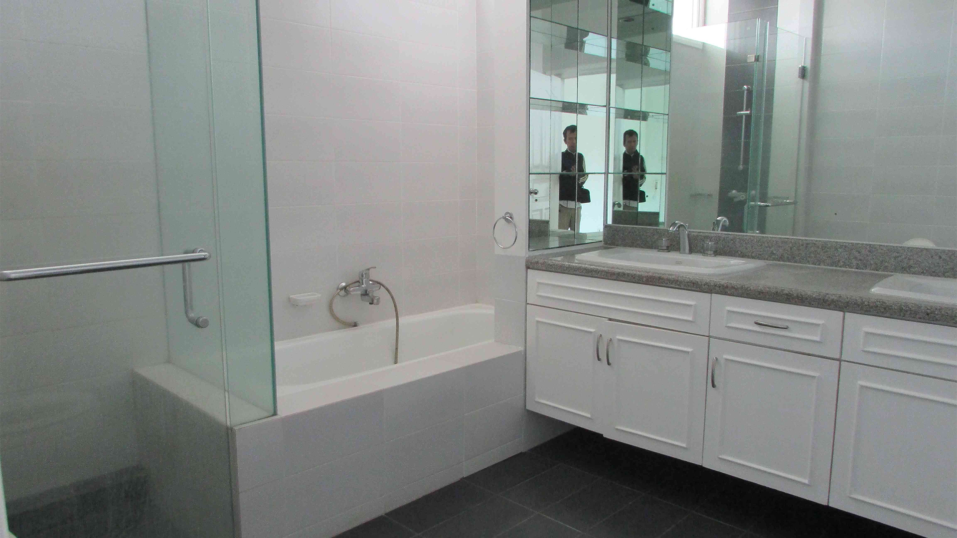 Well-Balanced 4BR Family House at Cipete
