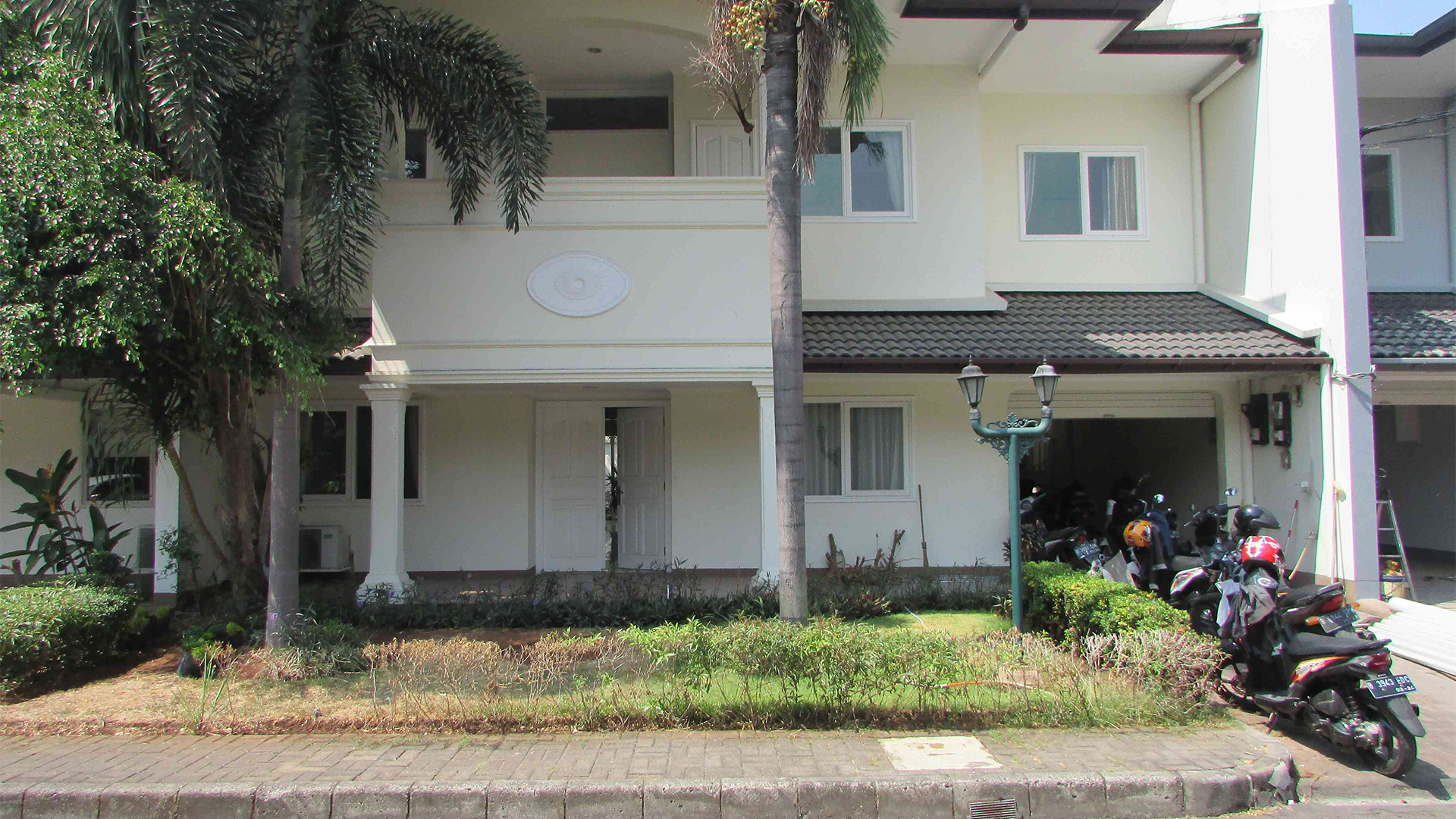 Well-Balanced 4BR Family House at Cipete