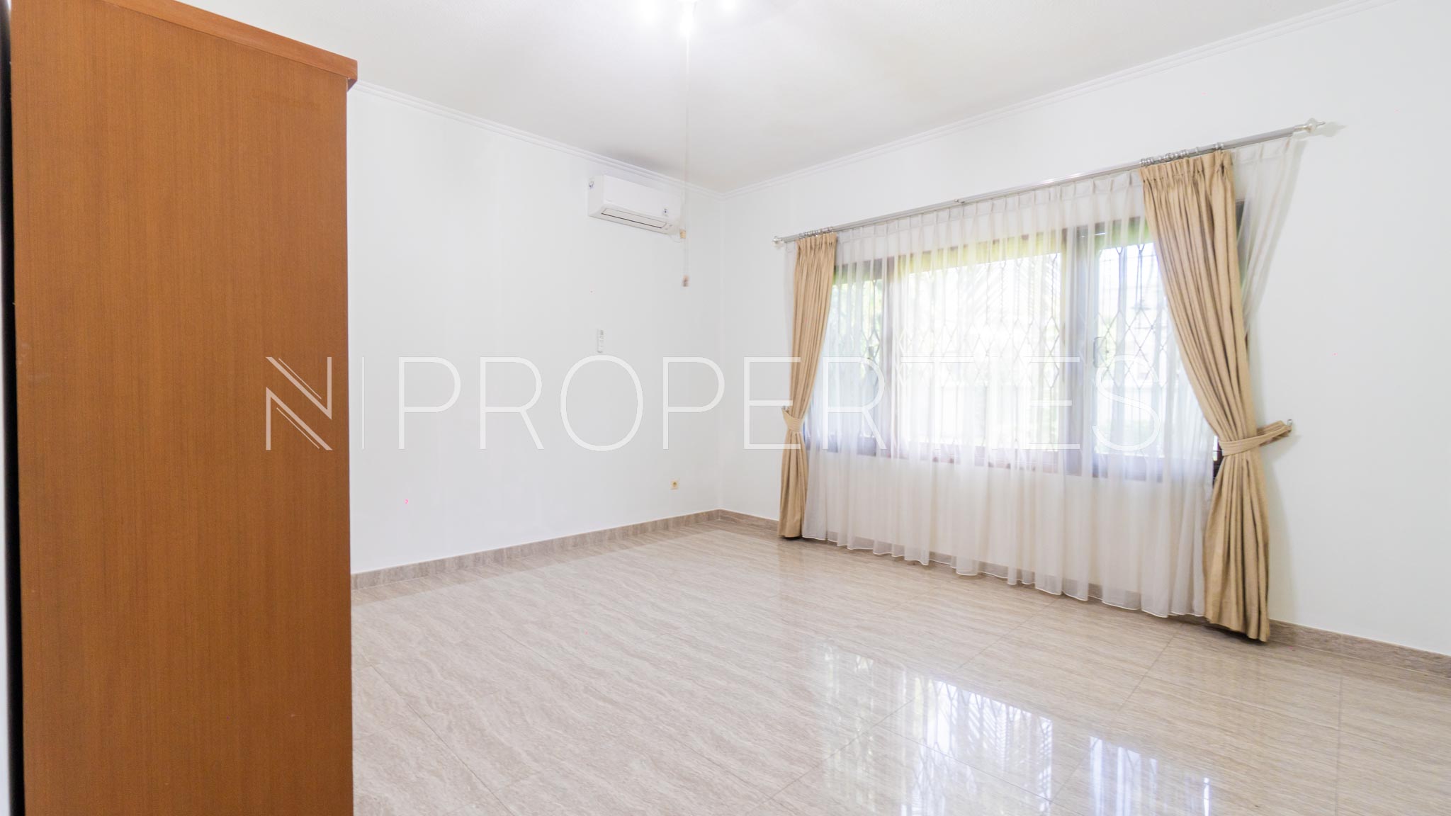 GAHARU IV-6BR-BEDROOM 3 (1) Expansive 6BR Family Estate at Cilandak