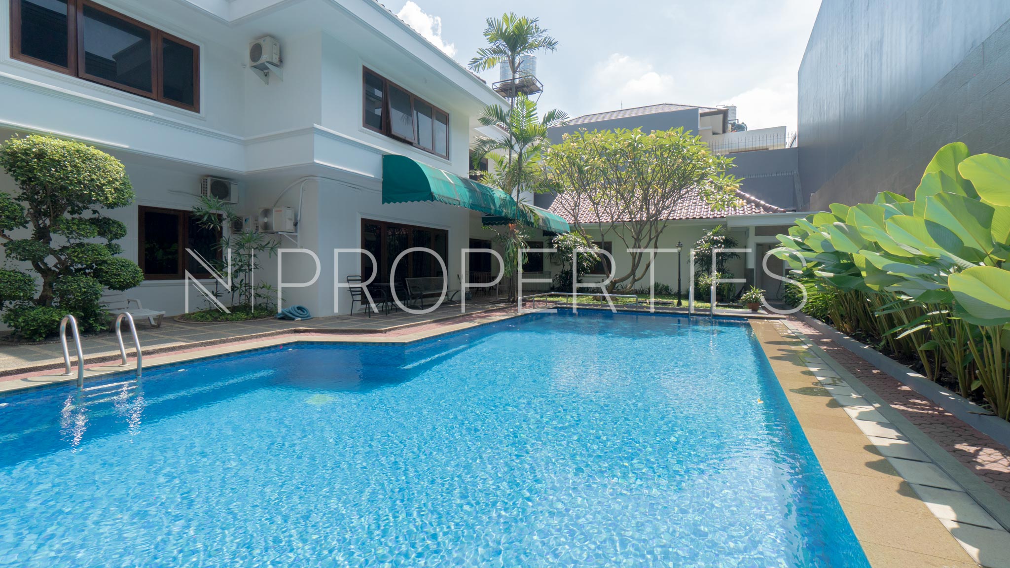 GAHARU IV-6BR-SWIMMING POOL GAHARU IV-6BR-SWIMMING POOL