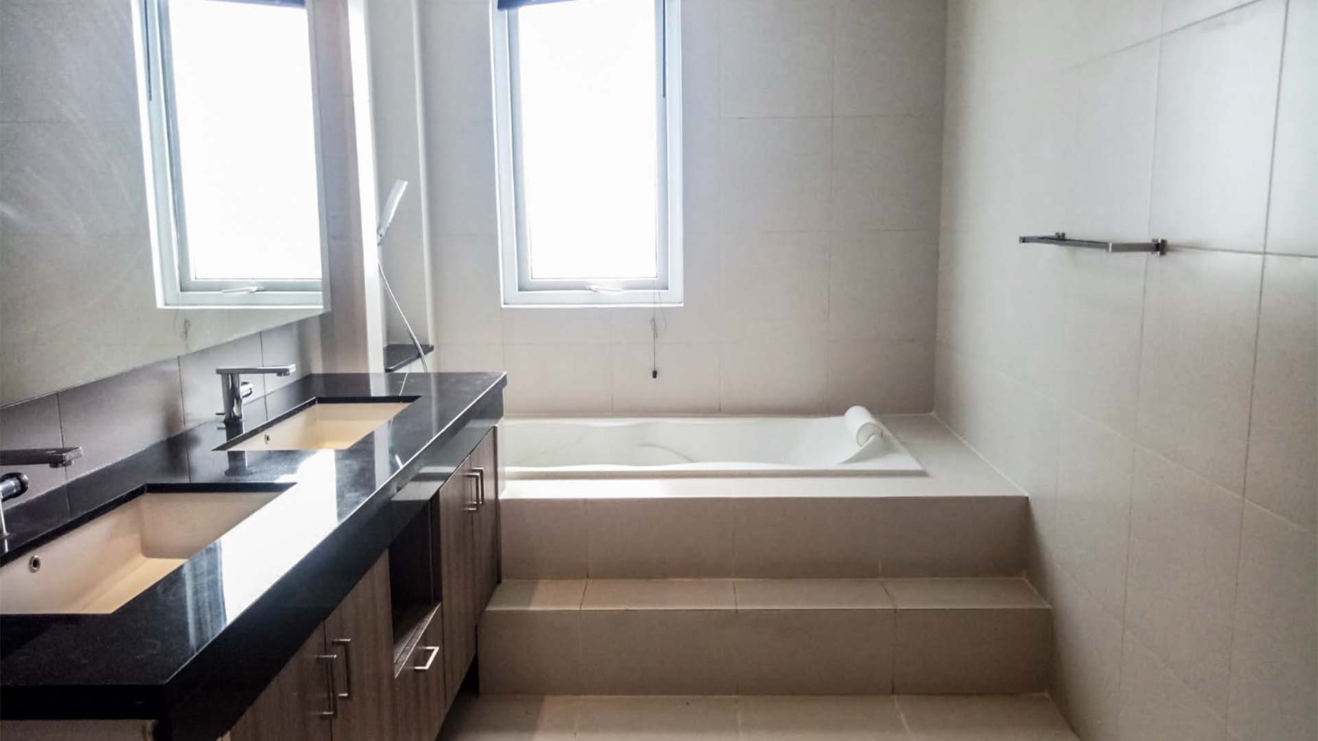KAV F-4BR-BATHROOM Cilandak – Functional Premium 4BR House