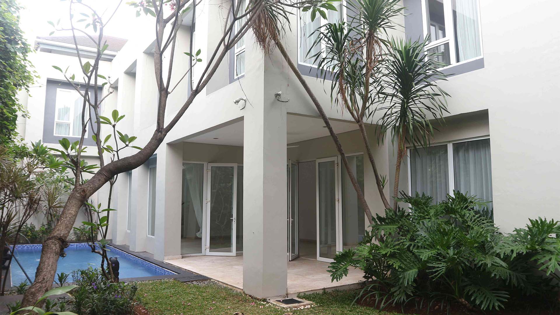 Cilandak – Stylish and Luxury 4BR House
