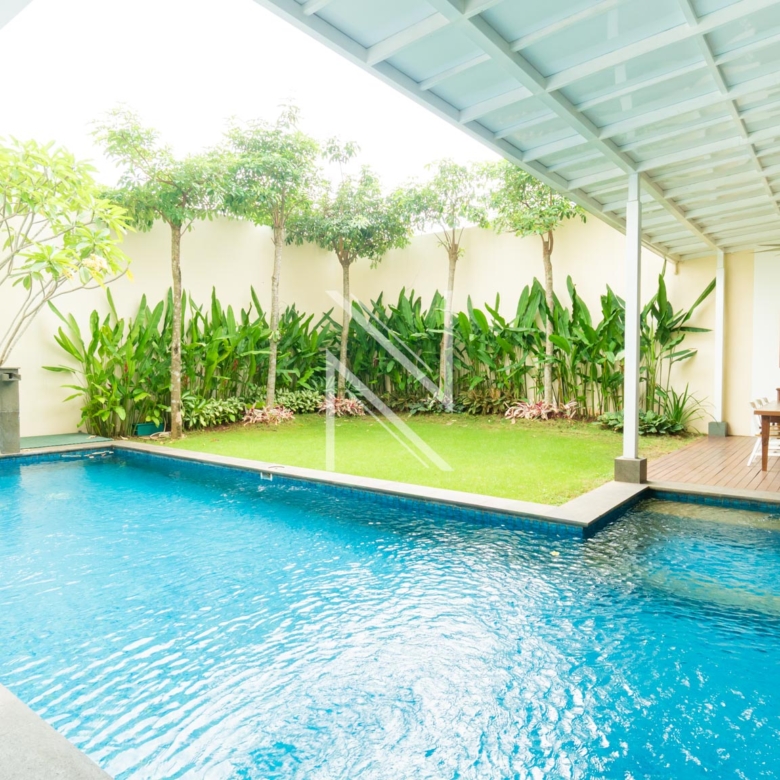 KEMANG 11(6A)-6BR-SWIMMING POOL & BACKYARD