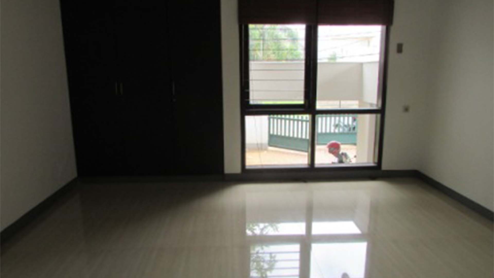 KEMANG TIMUR 5-4BR-BEDROOM 2 Kemang – Rare 4BR Estate Home