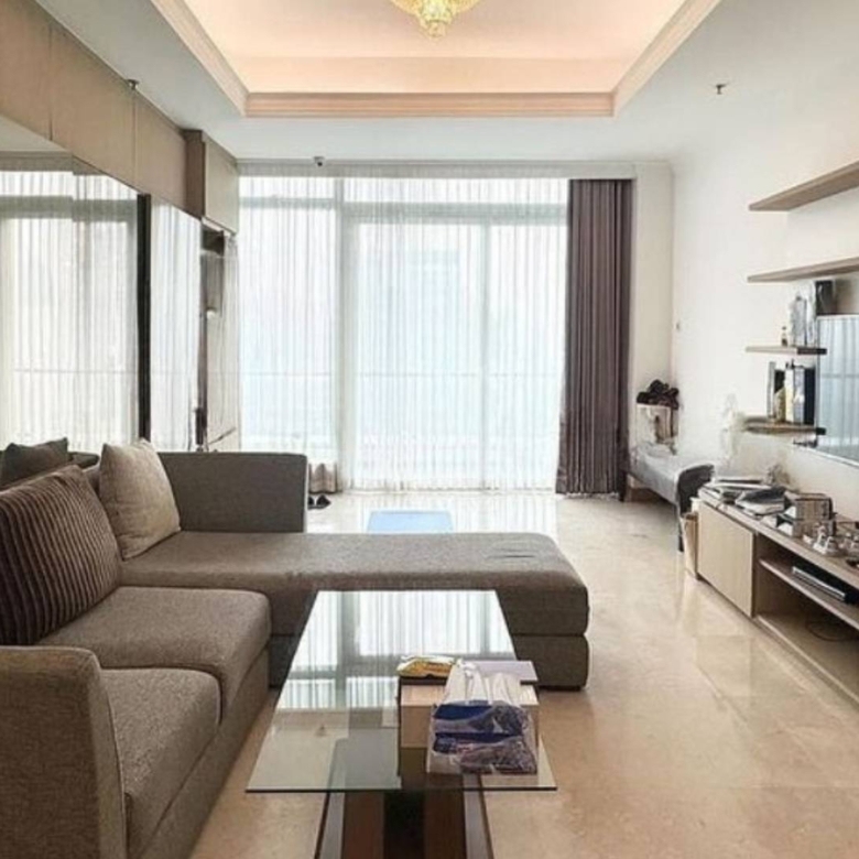 KEMPINSKI PRIVATE RESIDENCE-2BR-LIVING ROOM WITH A WINDOW