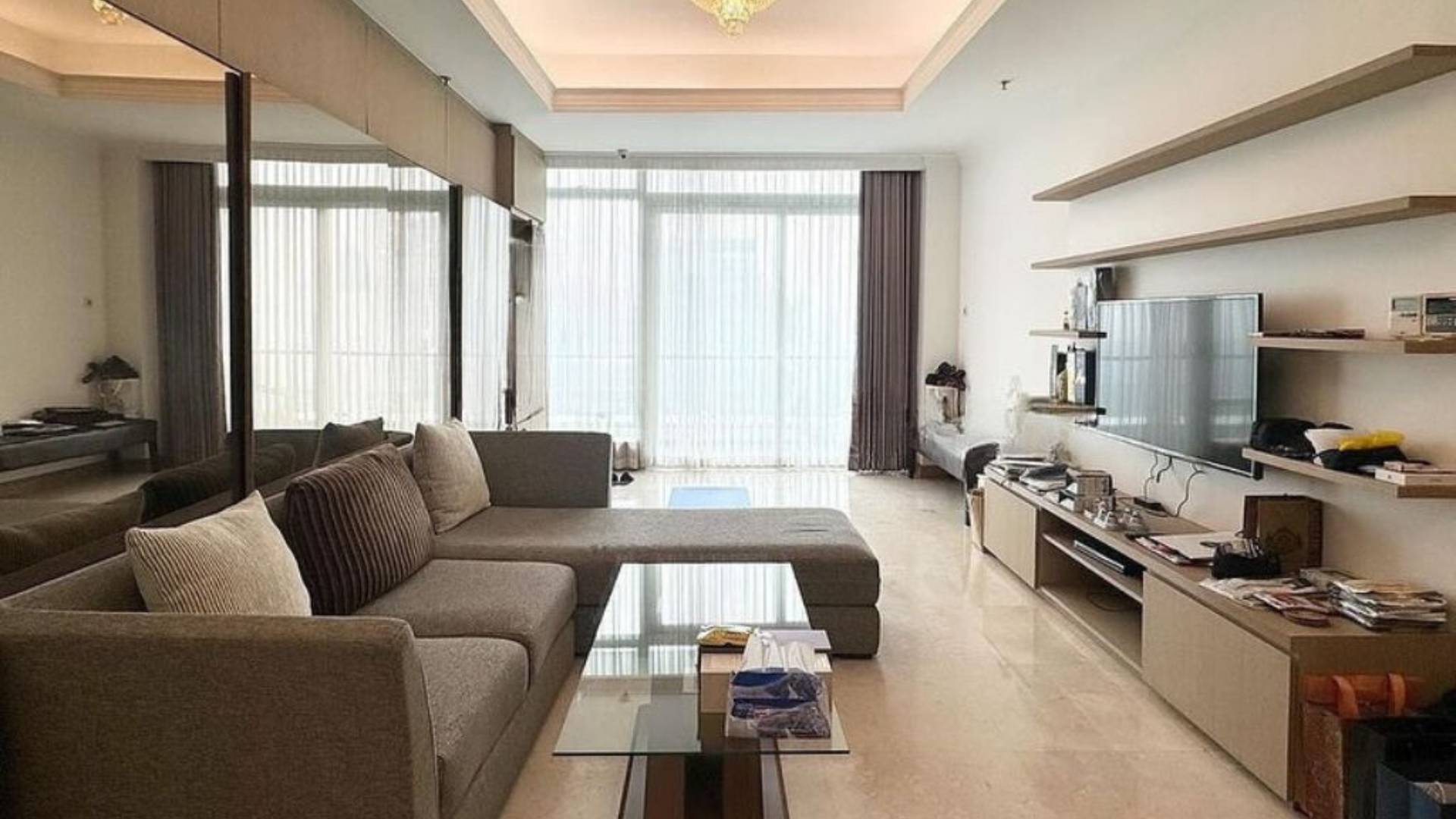 KEMPINSKI PRIVATE RESIDENCE-2BR-LIVING ROOM WITH A WINDOW KEMPINSKI PRIVATE RESIDENCE-2BR-LIVING ROOM WITH A WINDOW