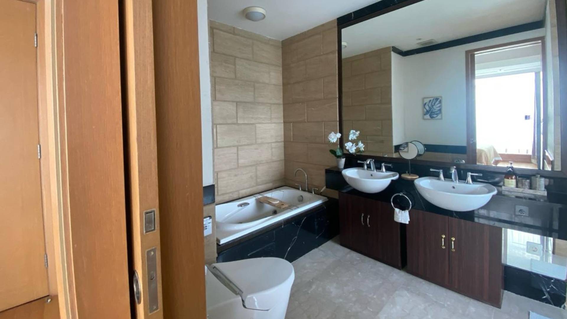 KEMPINSKI PRIVATE RESIDENCE-2BR-MASTER BATHROOM Kempinski Private Residence – Comfortable Luxury 2BR