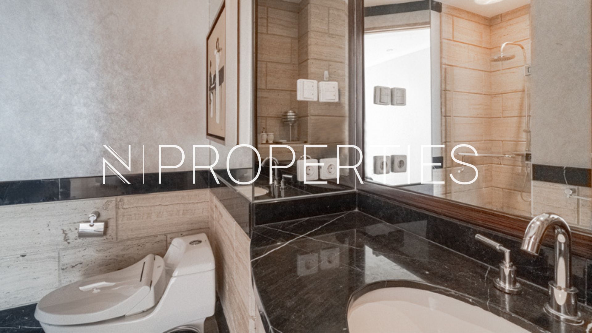 Kempinski 46F – Second Bathroom Prestigious Family Residence at Kempinski Private Residence 4BR with Exceptional Space at Bundaran HI