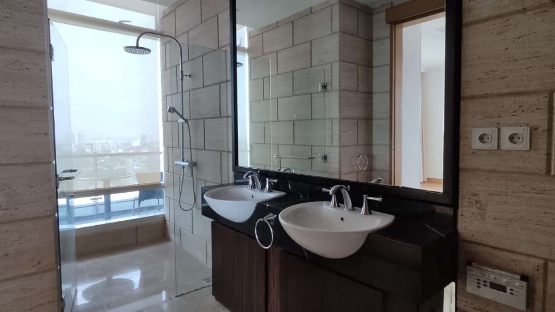 Kempinski Private Residence-2BR-Bathroom 1 Spacious Executive Residence at Bundaran HI – Kempinski Private Residence 2BR