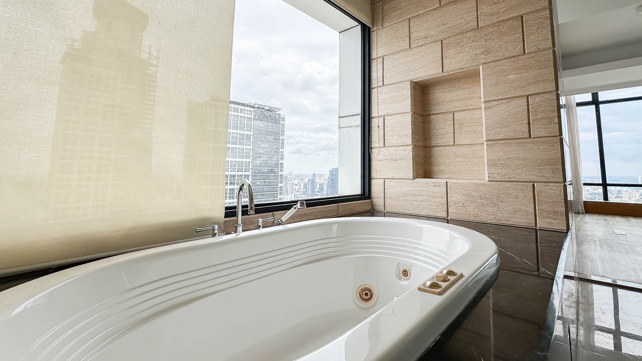 Kempinski Private Residence-2BR-Bathtub A Rare Large-Scale Apartment for Refined City Living – Kempinski Private Residence 4BR