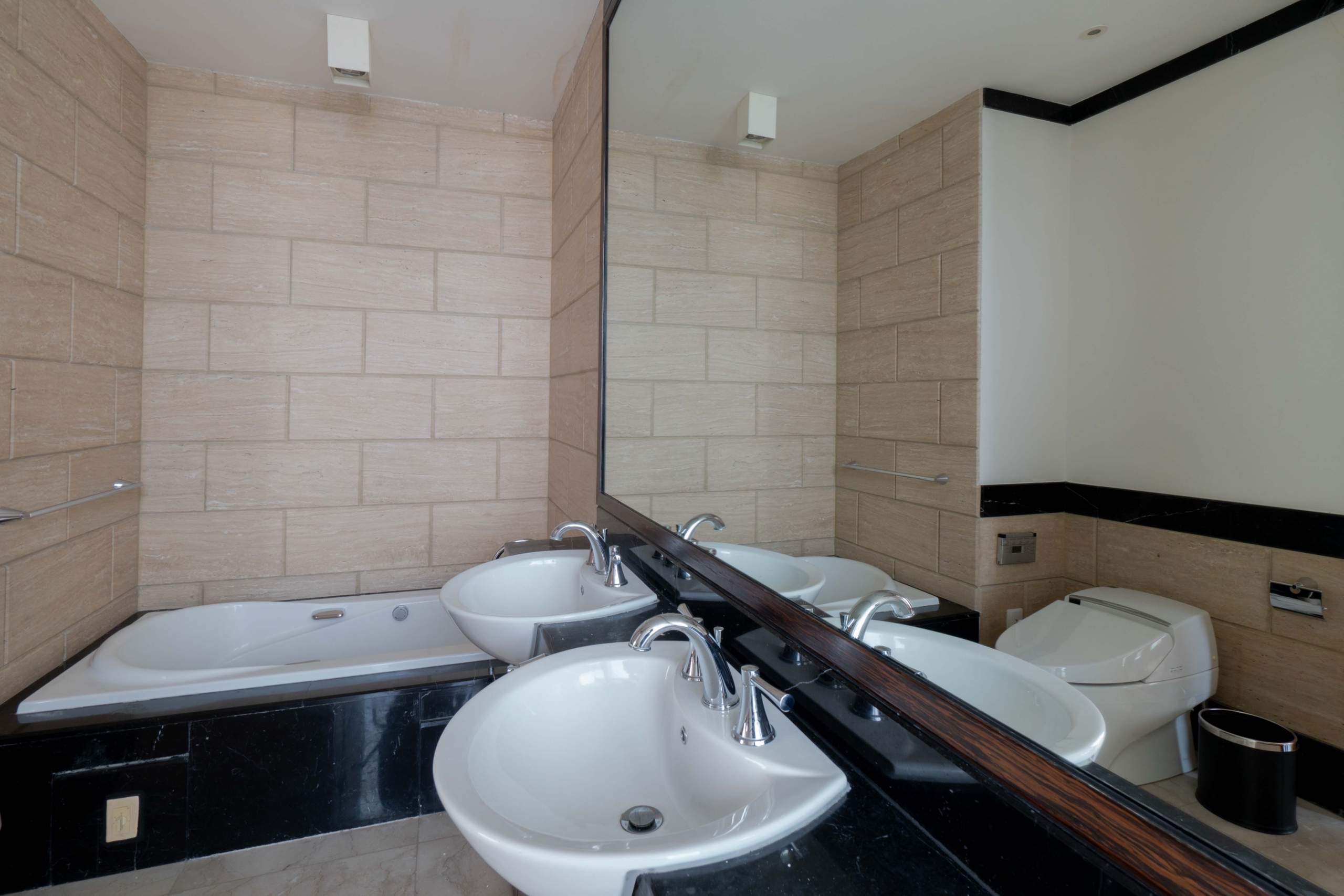 Kempinski Private Residence-2BR-Bathtub sink Kempinski Private Residence – Prime 2BR