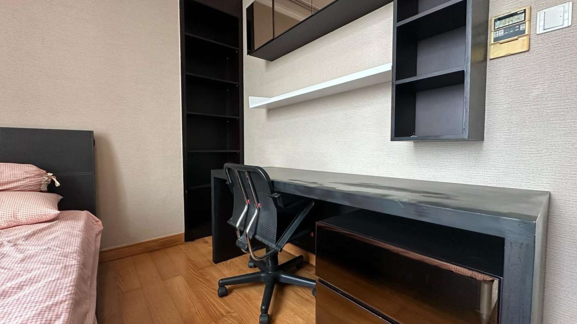Kempinski Private Residence-2BR-Bedroom and Study Desk Private, Spacious, and Centrally Connected at Kempinski Private Residence 2BR