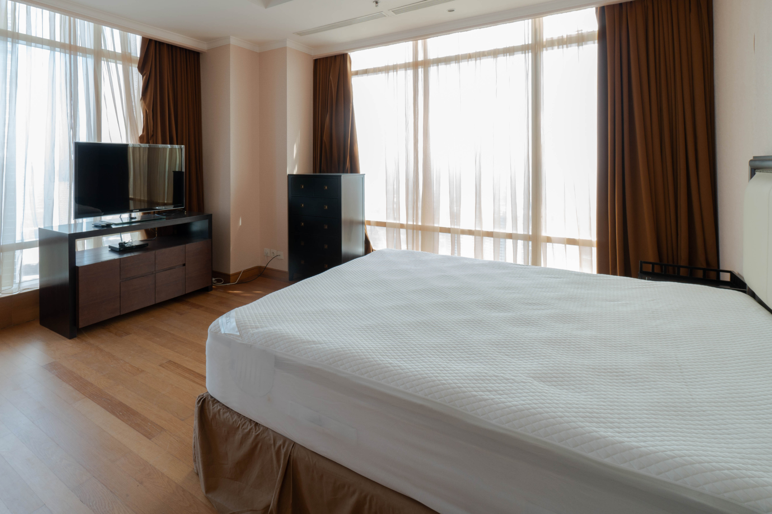 Kempinski Private Residence-2BR-Bedroom window Kempinski Private Residence – Prime 2BR